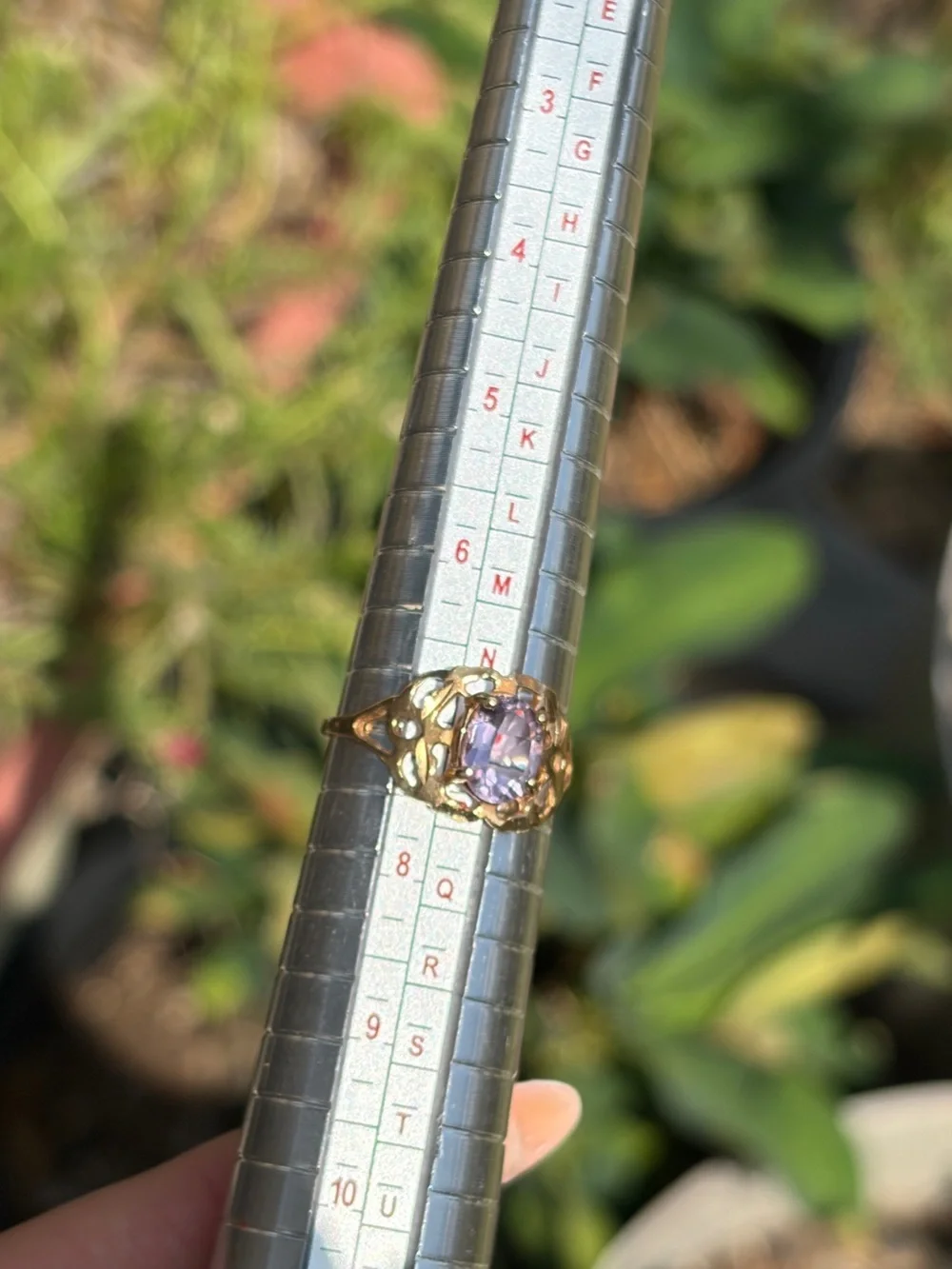 N/A elegant gold